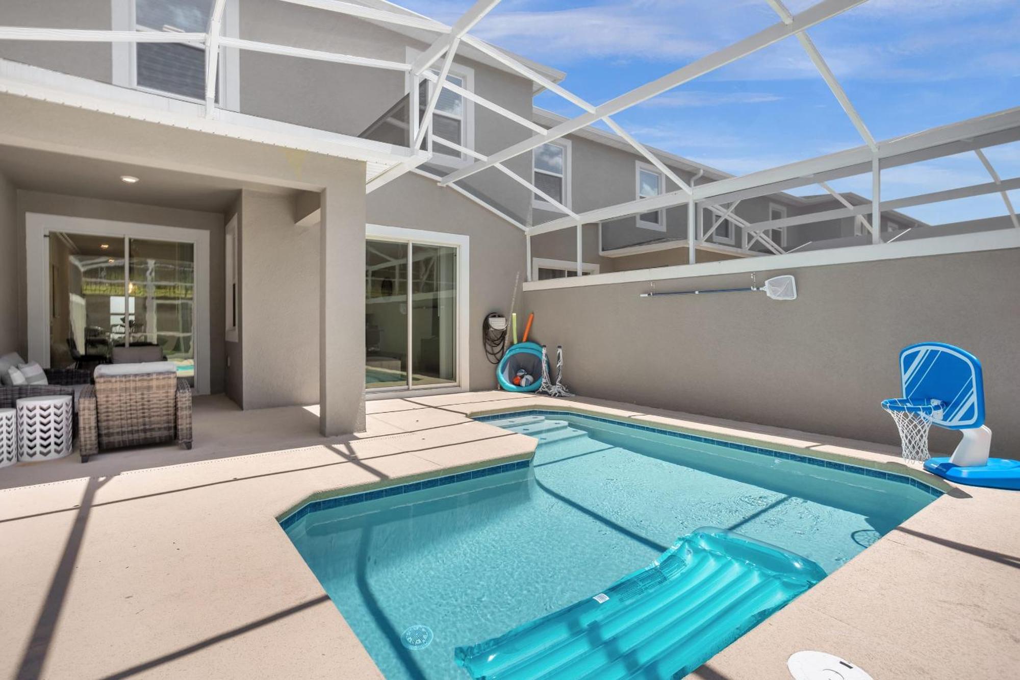 Spacious 4br - Near Disney- With Private Pool Holiday home *