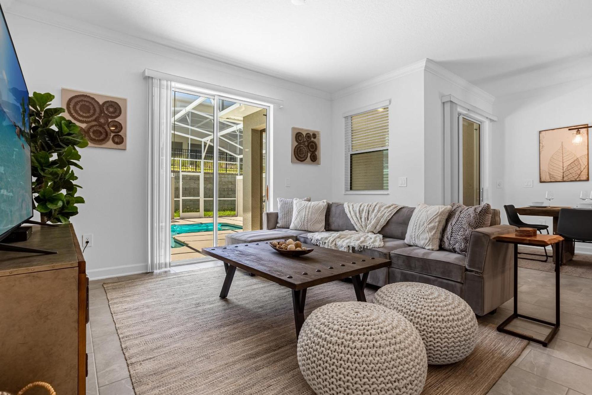 Spacious 4br - Near Disney- With Private Pool
